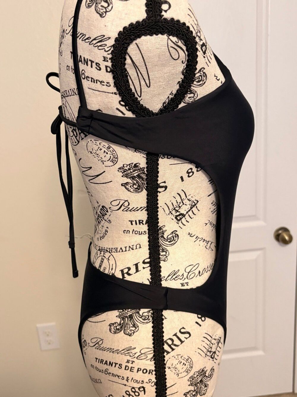 HYPERFIRE Women's Sexy Criss Cross Halter  Cut Out Backless Monokini NWT - Picture 3 of 7